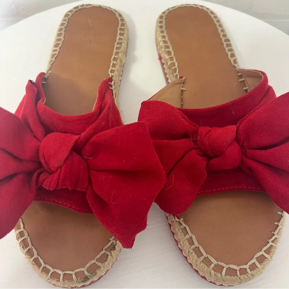 Universal Thread Target Red Bow Slip-On Espadrille Sandals Size 9